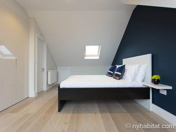 Living room - Photo 3 of 4 Living room - Photo 3 of 4