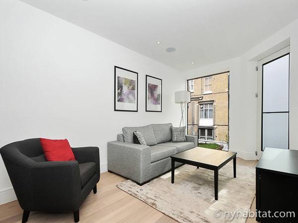 Living room - Photo 2 of 2