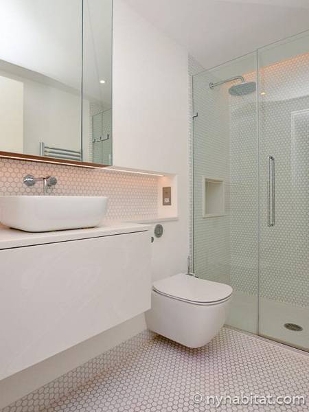 Salle de bain 1 - Photo 1 sur 3