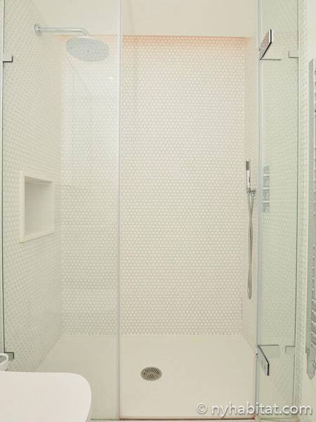 Salle de bain 1 - Photo 2 sur 3