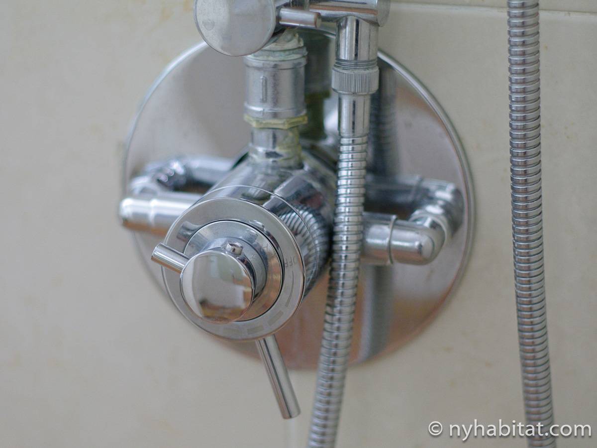 Baño 2 - Photo 3 de 3