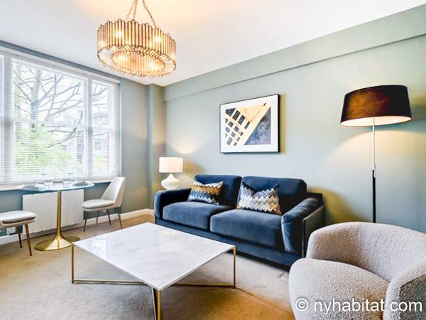 Living room - Photo 2 of 5