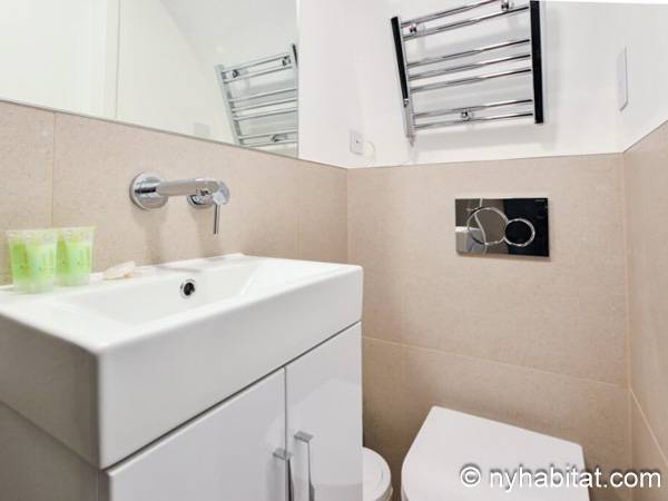 Badezimmer - Photo 1 von 2