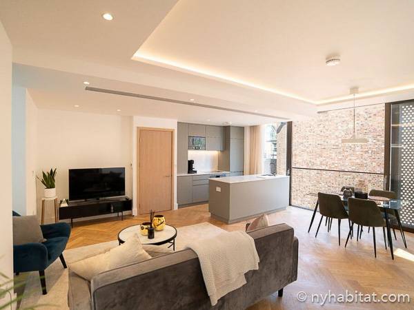 Living room - Photo 2 of 7