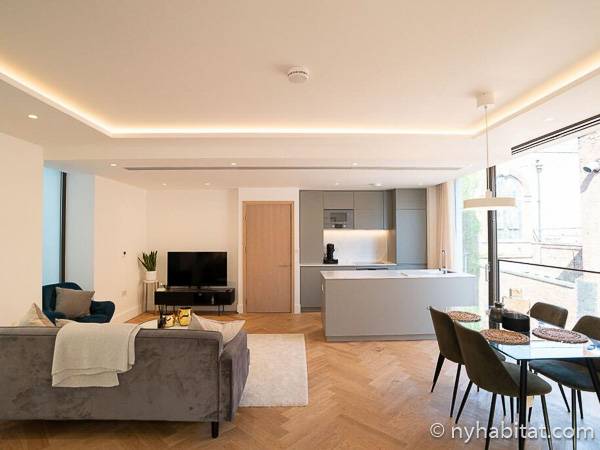 Living room - Photo 1 of 7