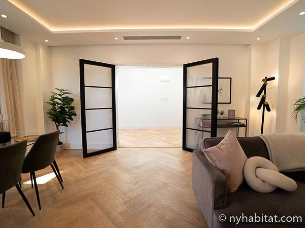 Living room - Photo 7 of 7