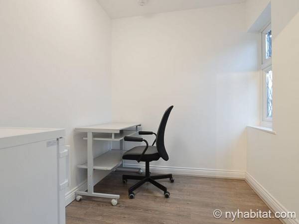 Bedroom - Photo 5 of 6