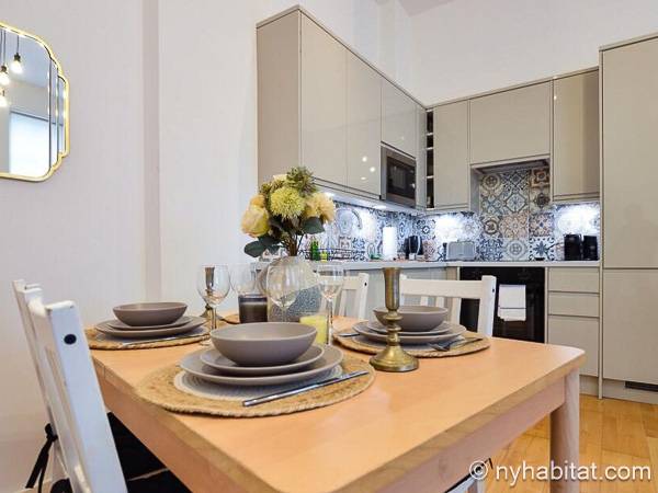 Kitchen - Photo 2 of 3