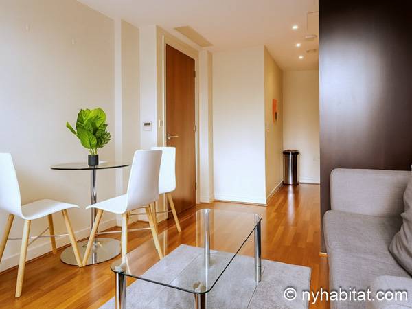 Living room - Photo 2 of 2