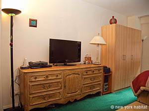 Schlafzimmer - Photo 7 von 8