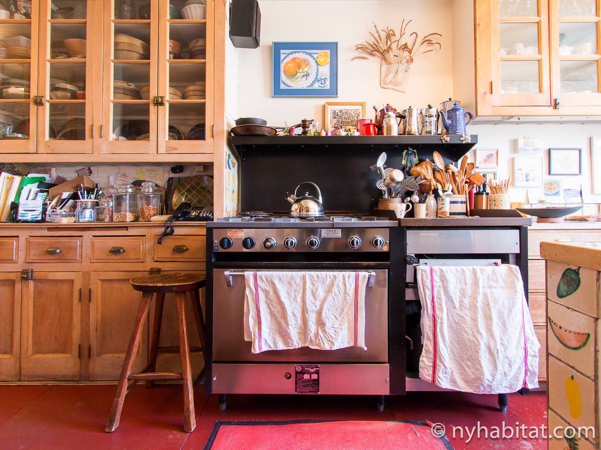 Kitchen - Photo 4 of 6