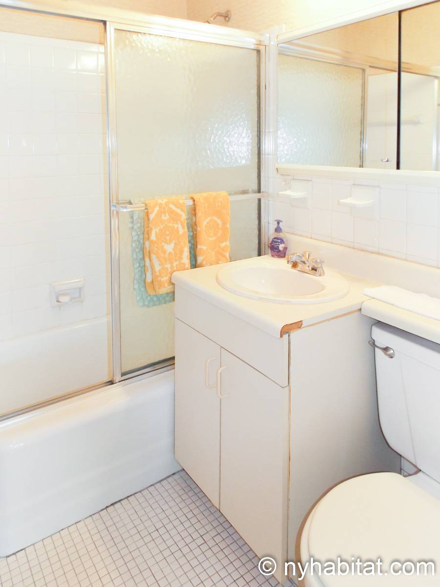 Badezimmer - Photo 1 von 3