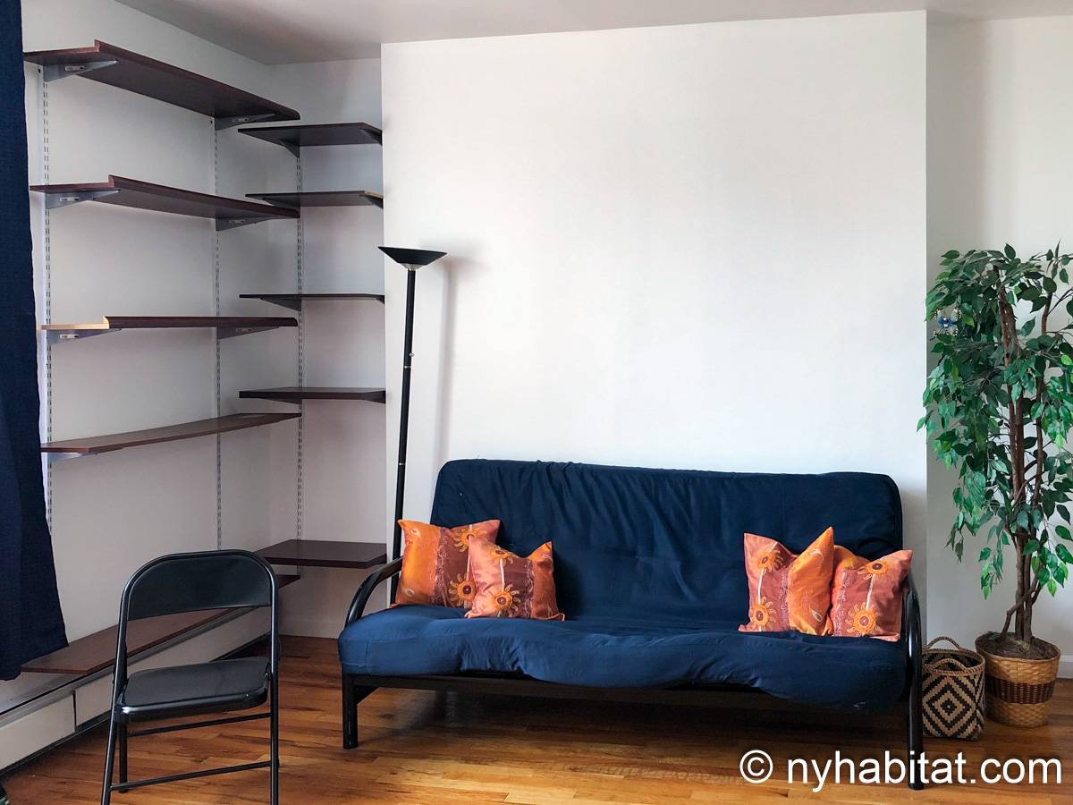Wohnzimmer - Photo 2 von 3