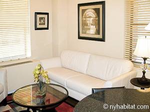 Living room - Photo 3 of 4