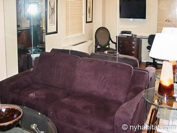 Living room - Photo 1 of 3