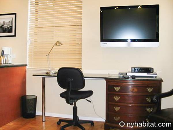 Living room - Photo 2 of 3