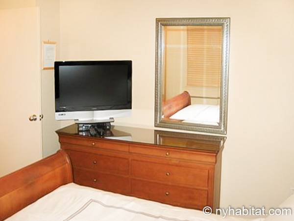 Bedroom - Photo 3 of 5