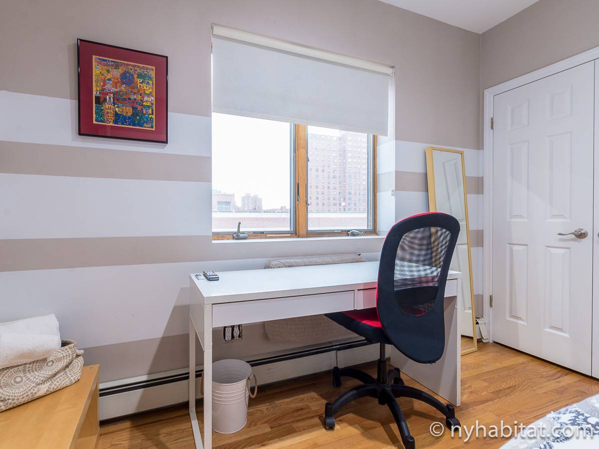New York Roommate Room for rent in Harlem 3 Bedroom apartment (NY11228)