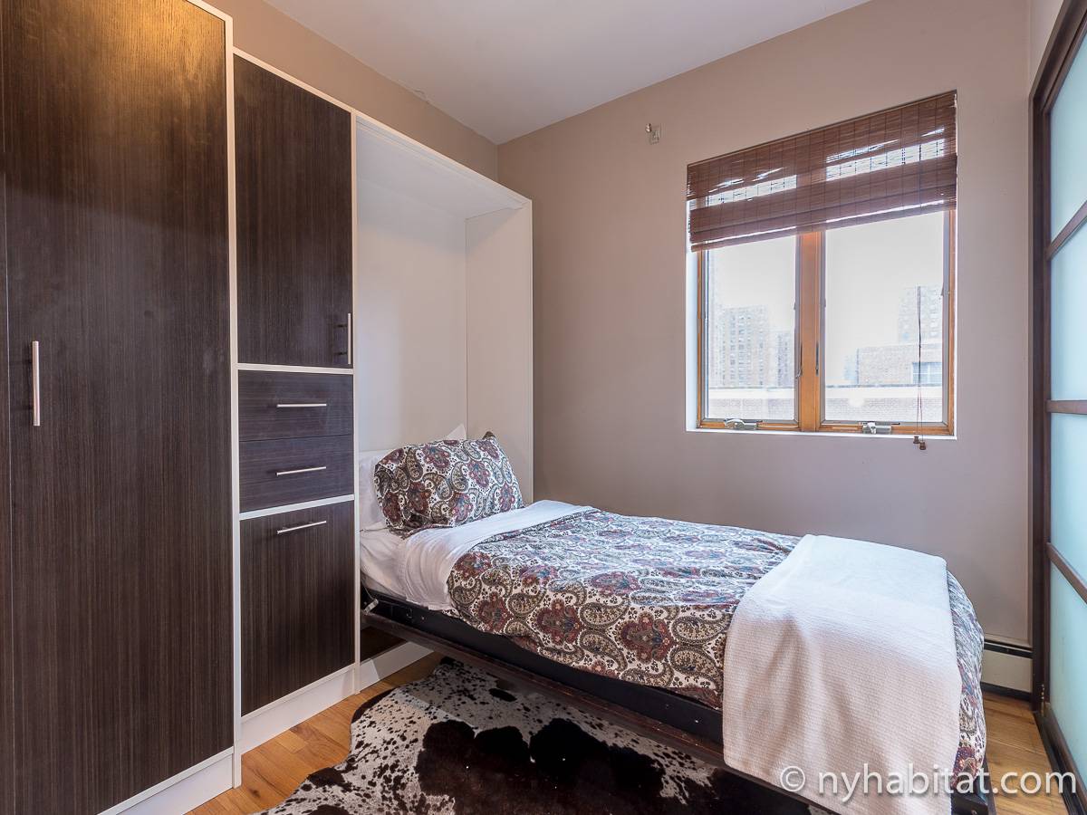 New York Roommate Room for rent in Harlem 3 Bedroom apartment (NY11228)