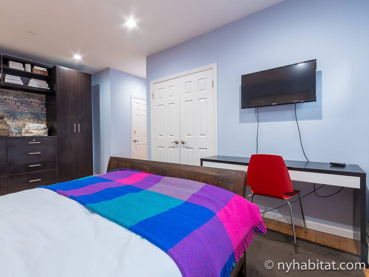 New York Roommate Room for rent in Harlem 3 Bedroom apartment (NY11228)