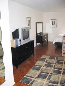Living room - Photo 3 of 3