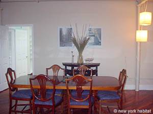 Living room - Photo 4 of 5