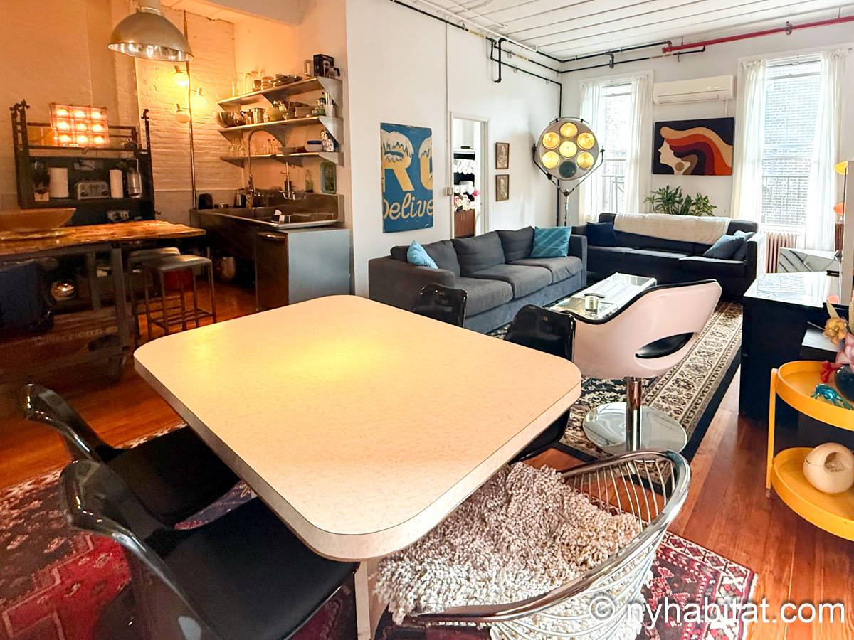 Living room - Photo 4 of 4