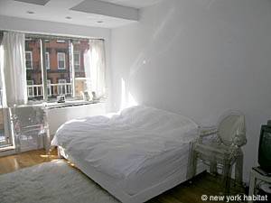 Living room - Photo 2 of 4
