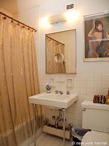 Bathroom 1 - Photo 2 of 4