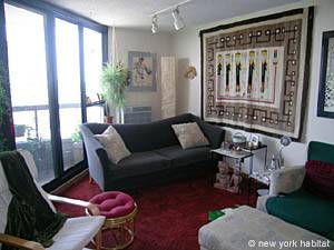 Living room - Photo 4 of 5