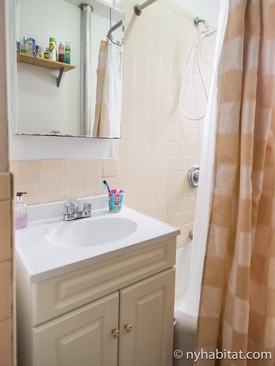 Ba&ntilde;o - Photo 1 de 3