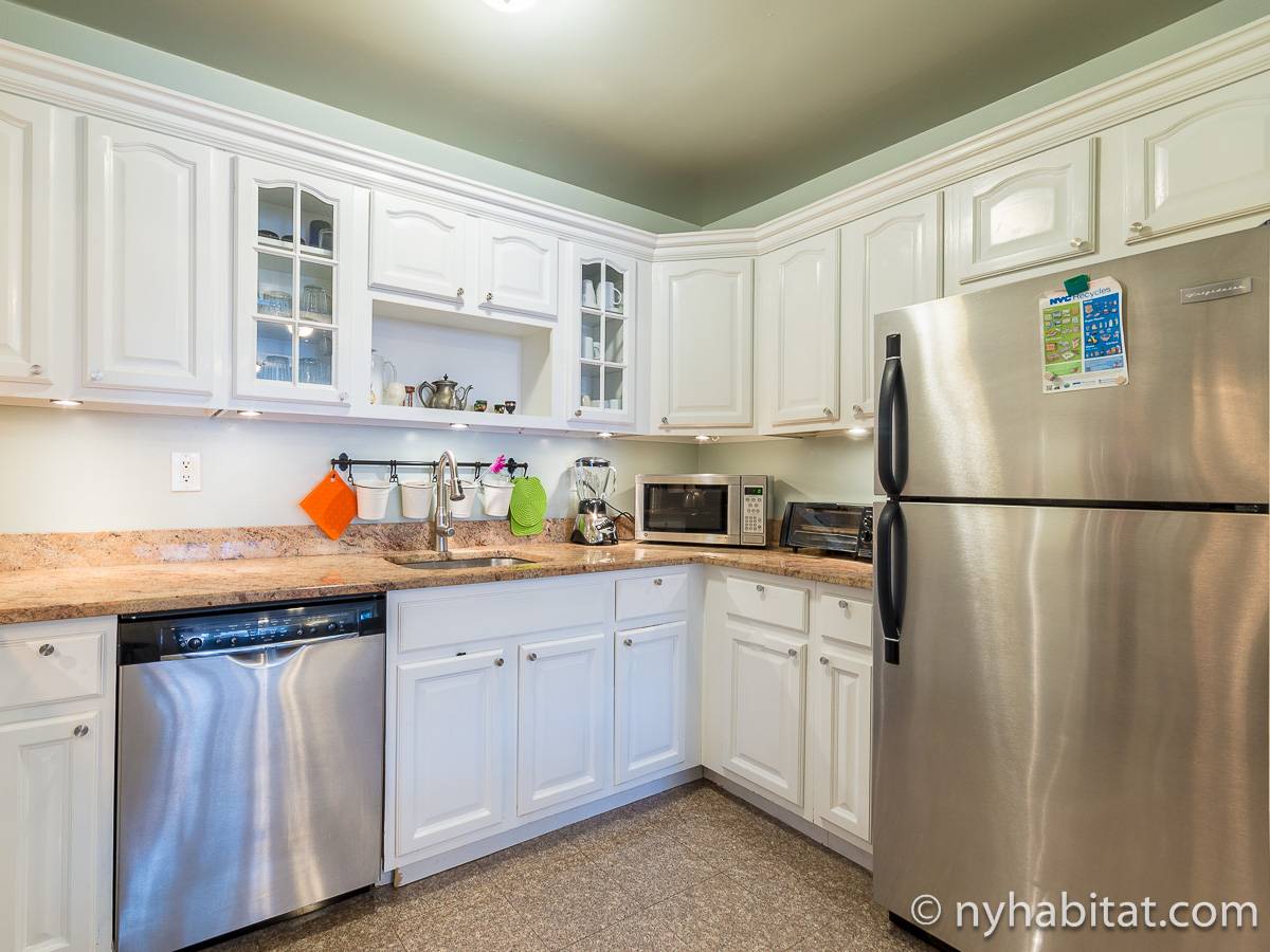 Kitchen - Photo 2 of 4