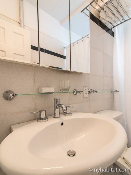 Ba&ntilde;o - Photo 2 de 6