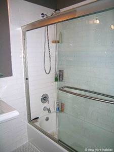 Badezimmer - Photo 3 von 4