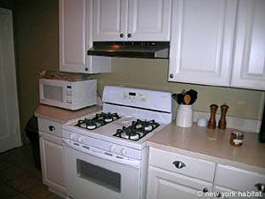 Kitchen - Photo 4 of 8