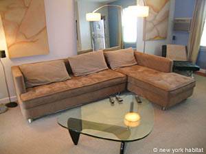 Living room - Photo 3 of 6