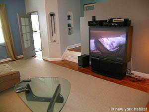Living room - Photo 4 of 6