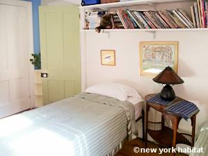 Chambre 2 - Photo 5 sur 8 Chambre 2 - Photo 5 sur 8