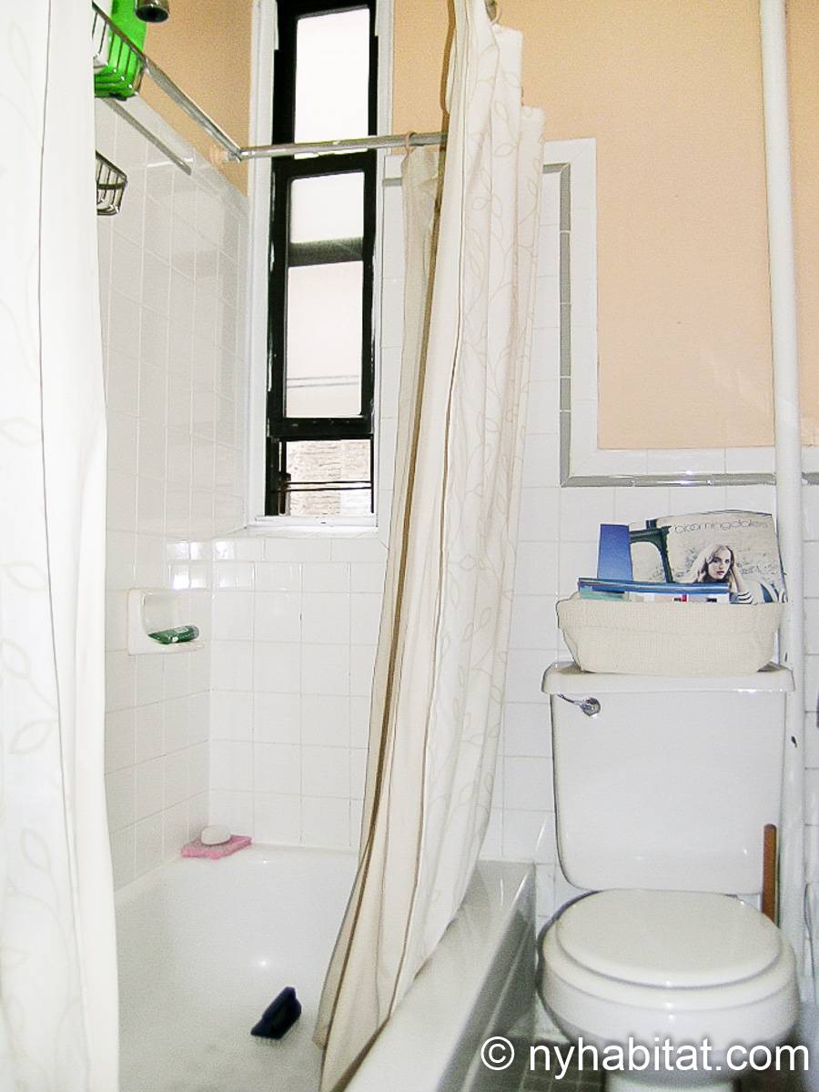 Badezimmer - Photo 1 von 2