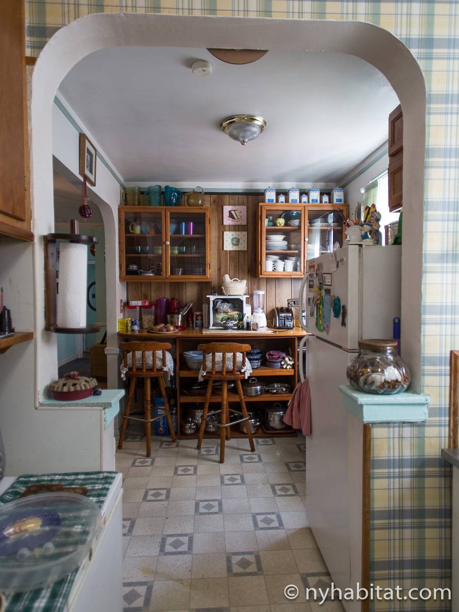 Kitchen - Photo 5 of 6