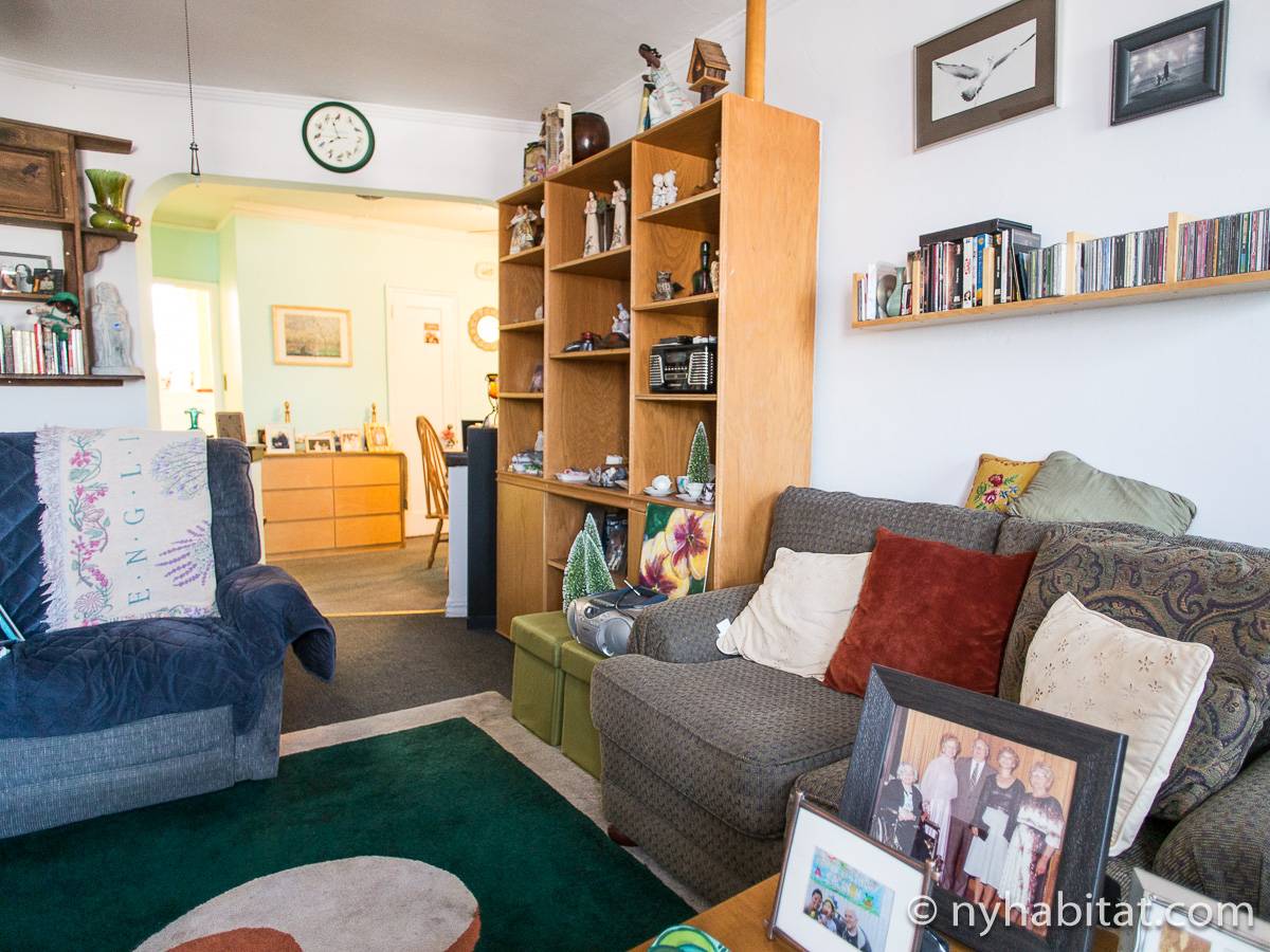 Living room - Photo 4 of 4