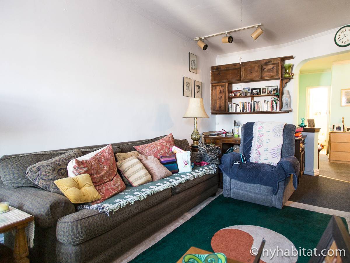 Living room - Photo 2 of 4