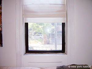 Living room - Photo 5 of 7