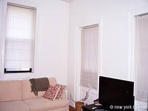 Living room - Photo 7 of 7