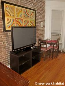 Living room - Photo 3 of 4