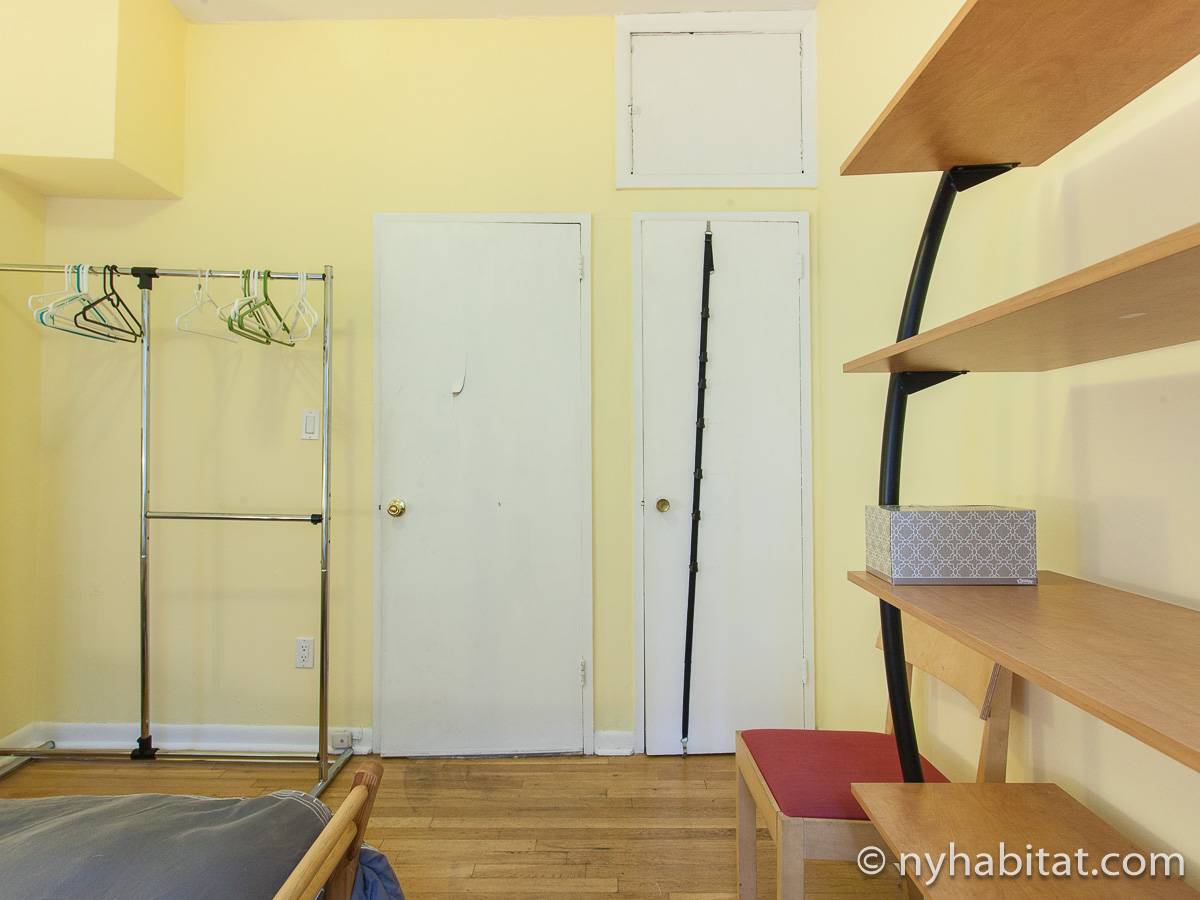 Schlafzimmer - Photo 3 von 4 Schlafzimmer - Photo 3 von 4