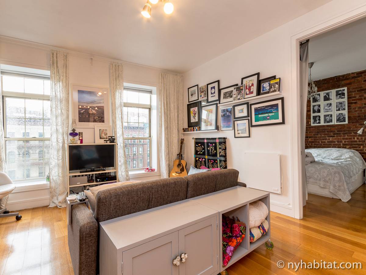 Living room 1 - Photo 1 of 7