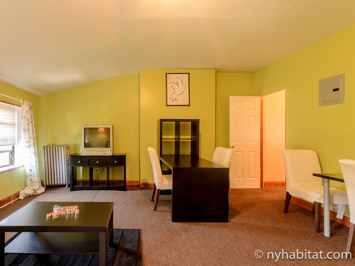 Living room - Photo 2 of 4