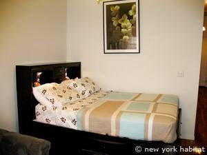 Living room - Photo 4 of 7