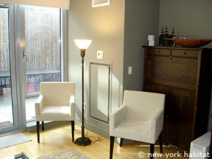 Living room - Photo 4 of 10
